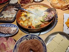 -洱火云南酸菜牛肉火锅(石景山当代商城店)