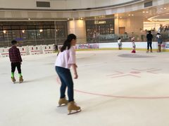 -冰纷万象滑冰场(二七万象城店)