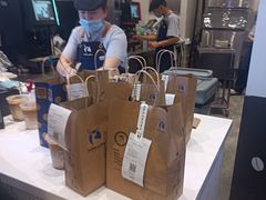 -瑞幸咖啡(凯德虹口龙之梦店)