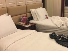 -深圳富苑皇冠假日套房酒店