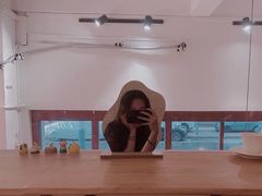 -C.Y Cafe