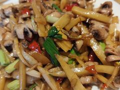 -牛八宝桂林米粉(八里庄店)