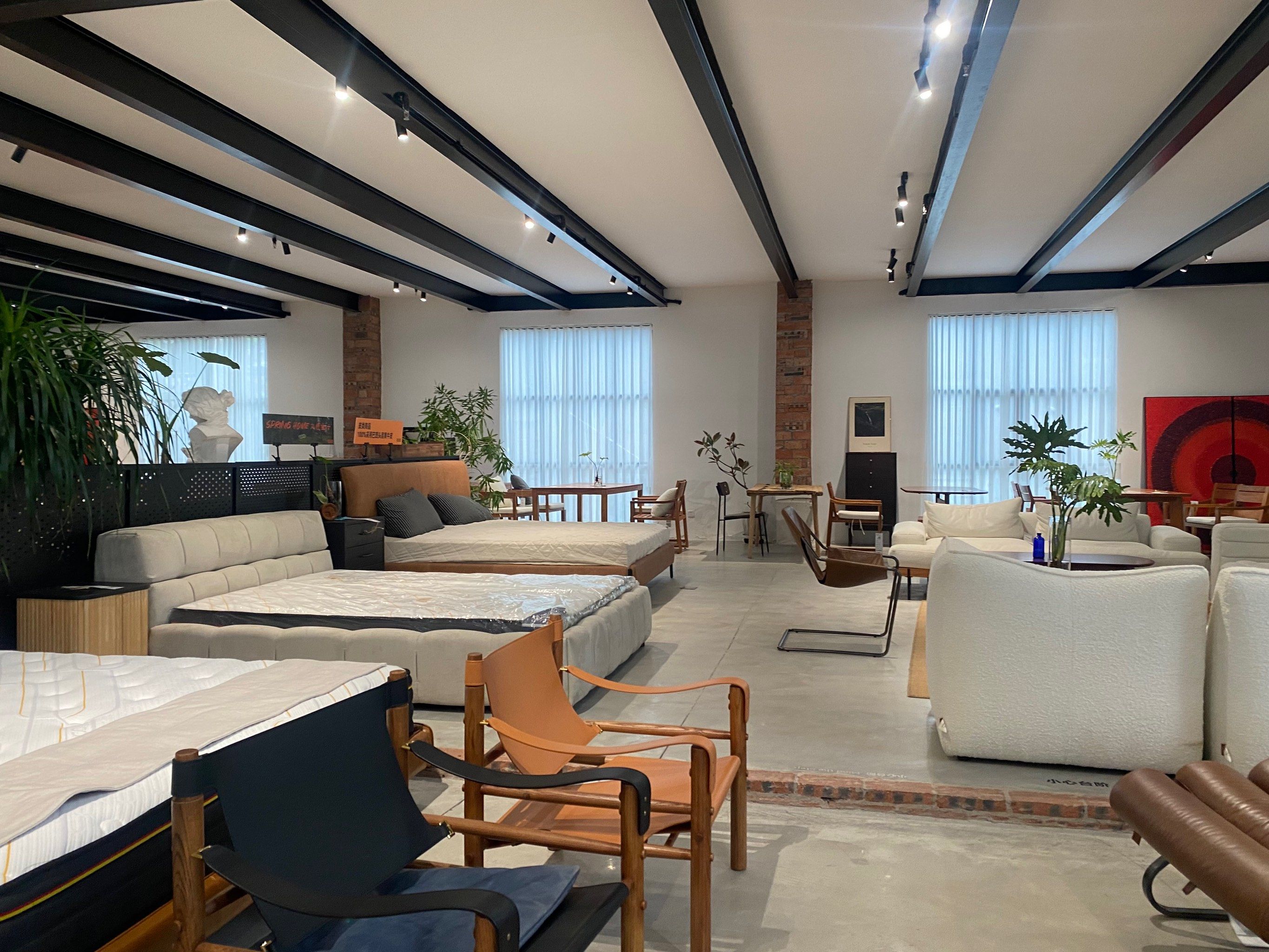 想着逛一下家具城,看推荐来了这里