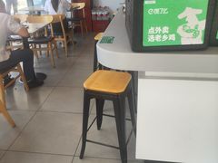 -老乡鸡(武汉中南梅苑小区地铁站店)