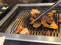 -臻牛烤肉