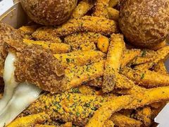 -BHC炸鸡(明洞总店)