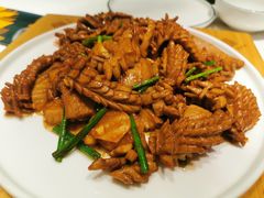 爆炒腰花-闫府私房菜·百年鲁菜(恒隆店)