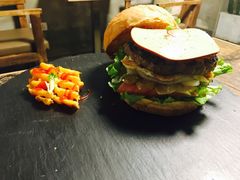 -HIGH FIVE哈福手工汉堡(桂林路店)