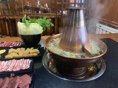 -果松木炭酸菜铜火锅·外婆参鸡汤