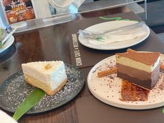 -Chom Cafe and Restaurant