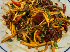 茭白炒牛肉-荆九爷爆炒桥头三嫩(夫子庙店)