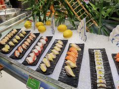 -亚洲国际大酒店·云顶阁旋转自助餐厅