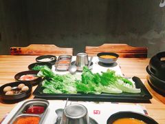 -韩宫宴炭火烤肉(中商世界里店)