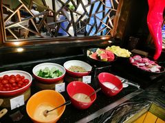 自助调料区-上海齐鲁万怡大酒店·辣椒屋咖啡厅