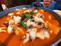 思茅酸汤鱼片-老滇山寨•云南特色菜•地方菜•民族风情歌舞表演(金碧店)