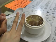 红莲炖雪蛤-俊丽双皮奶甜品店