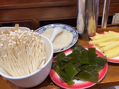 -沸炉重庆老火锅(军事博物馆店)