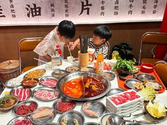 -四囍码头海鲜烧烤自助火锅(外滩南京东路悦荟广场店)