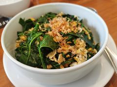 -Chom Cafe and Restaurant