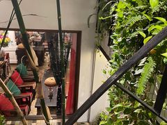 -Cuc Gach Quan Restaurant