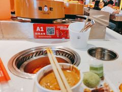 -龍歌自助小火锅(市北CBD万达店)