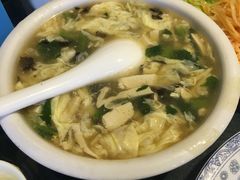 酸辣汤-李连贵酒家熏肉大饼(昆明街店)