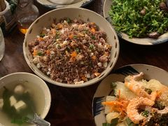 -Cuc Gach Quan Restaurant