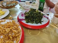 -华龙特色大骨鸡农家菜馆