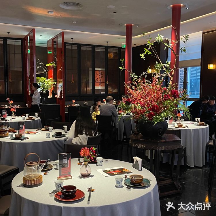 大河上下北京烤鸭终于开来珠海啦！装修风格高端别致！