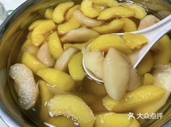 周末和小棉袄去逛早市看到有卖油桃和黄桃的想着儿子一直