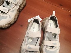 -URBAN REVIVO(高德置地广场·春广场店)