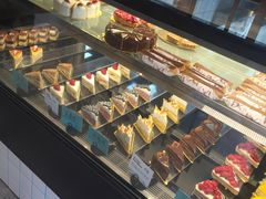 -Dough&Joe团憩(瑞虹天地月亮湾店)