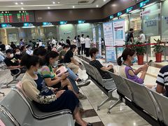 -房地产交易中心-停车场