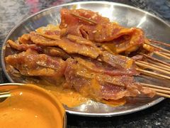 -何妹湿辣牛肉·粤式烧烤砂煲(桂雅路店)