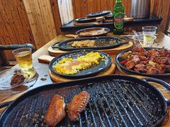 -老东镇啤酒屋海鲜加工·蒸汽海鲜·海鲜烧烤(台东店)