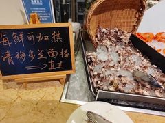 -大中华希尔顿酒店-念自助餐·嗨啤·小龙虾