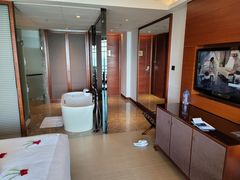 -三亚湾海居铂尔曼度假酒店