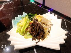 -山川小町·极番烧肉(新地假日广场店)