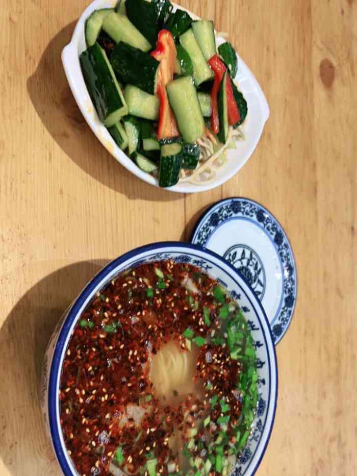 一碗兰兰州牛肉拉面(怀特店)-"环境一般,但牛肉面真的赞,价格还便宜.