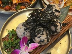 -围炉肉舍•炭烤活鳗•丹东海鲜烤肉(步行街店)