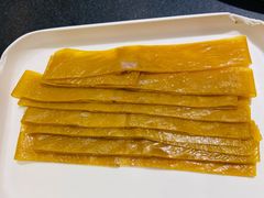 王中王油豆皮-沸炉重庆老火锅(军事博物馆店)