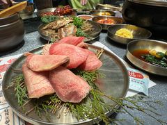 -草家酱蟹炭火烤肉店(珲春南路二店)