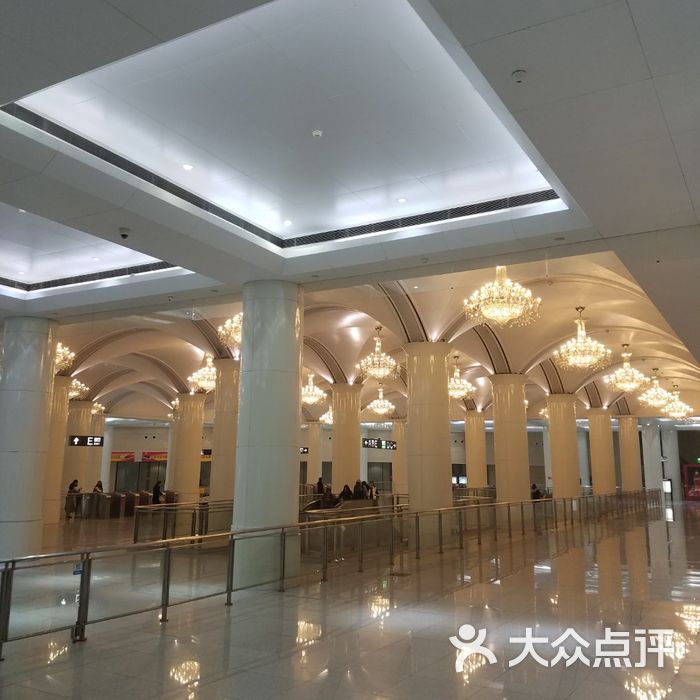 津湾广场-地铁站