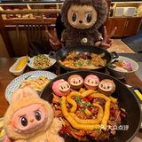 上海也有了!!Labubu馒头铁锅炖…