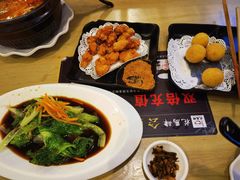 -花馬肆.云南过桥米线(汉神购物广场现场熬汤店)