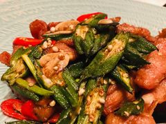 小炒秋葵松板肉-无锡苏宁银河国际酒店-悦府65中餐厅