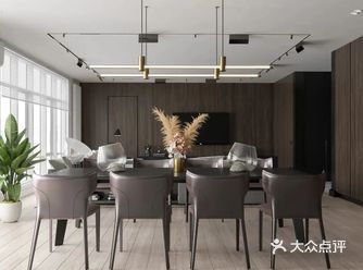 设计师将厨房，餐桌和沙发拼凑在一起，因为在这种情况下