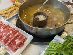 -朴小妹人参鸡汤火锅(长白山万达店)