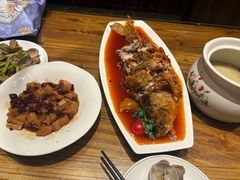 -泉畔人家·老济南经典鲁菜(大明湖店)
