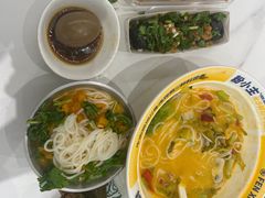 -粉小主·贵州酸汤牛肉粉(南京仙林金鹰店)